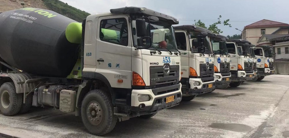 xe trộn bê tông cũ đã qua sử dụng Hino Howo Faw Dongfeng