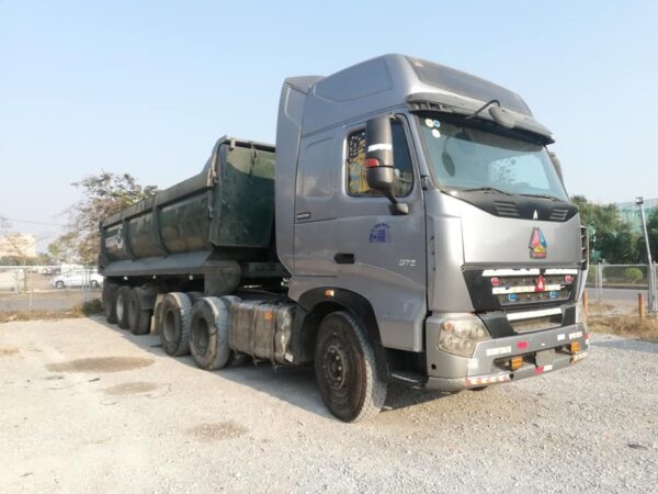 Xe đầu kéo Howo 420HP đời 2013 đã qua sử dụng