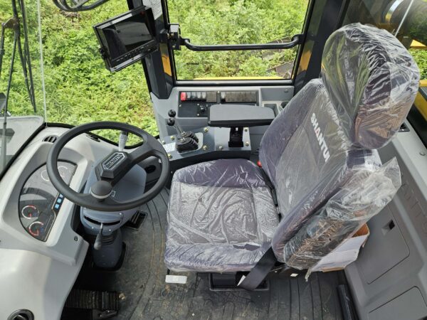Máy xúc lật Shantui L58K-B5 nhập khẩu chính hãng
