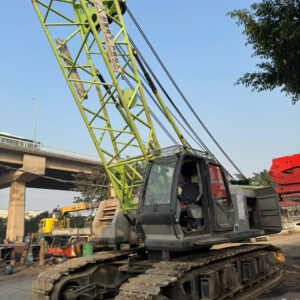 1Cẩu bánh xích zoomlion 75 tấn ZCC750, đã qua sử dụng, cũ giá tốt nhất, giao ngay, sẵn hàng, chất lượng, bảo hành